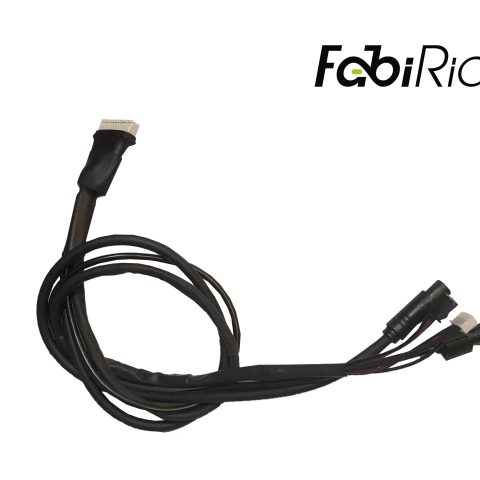 Akumuliatoriaus celės ir varinės jungtys, užtikrinančios iki 10 kartų mažesnį kaitimą.